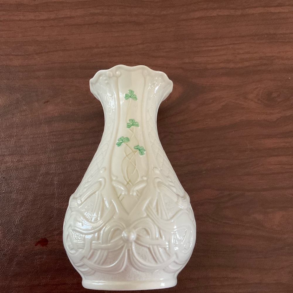 Beleek Elegant Cream Vase with Green Accents